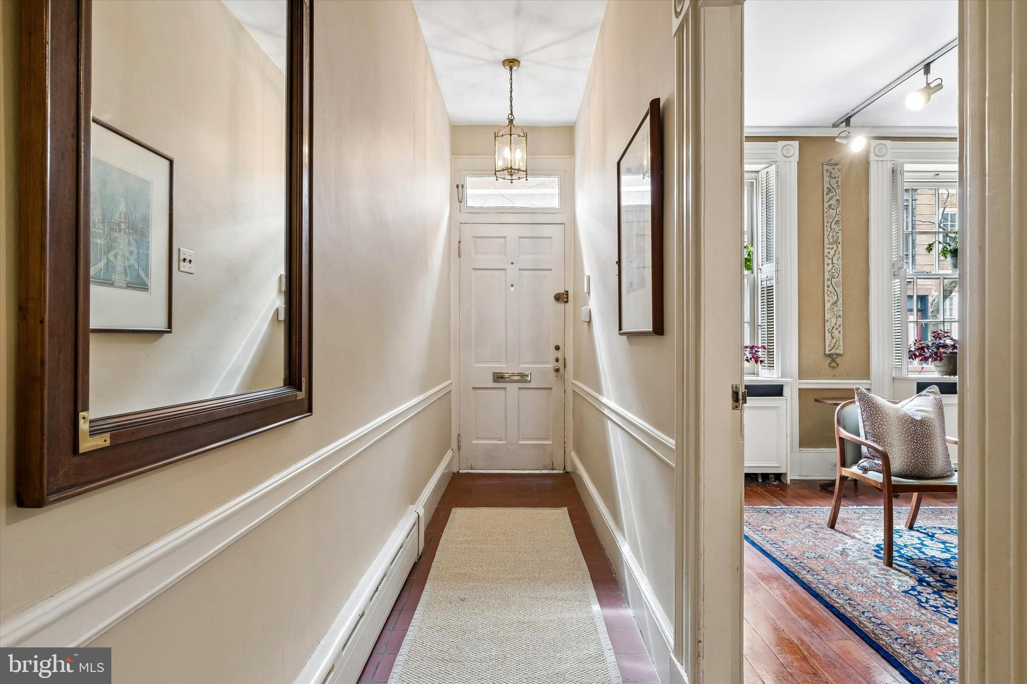 519 Pine Street Philadelphia, PA 19106 - Photo 2 of 42 Entrance