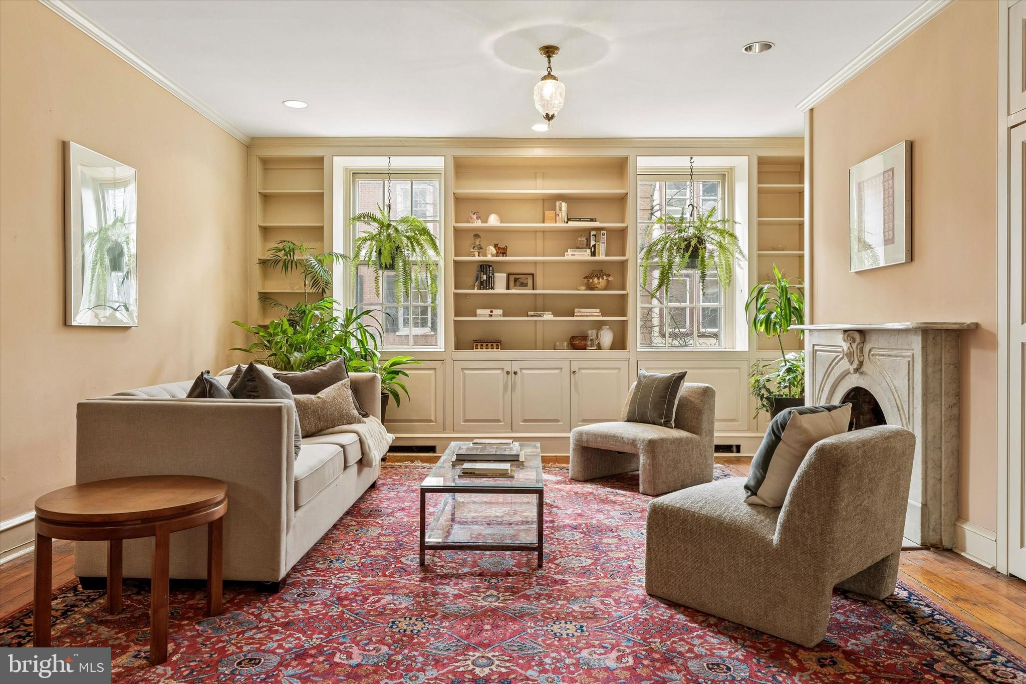 519 Pine Street Philadelphia, PA 19106 - Photo 21 of 42 Living Room