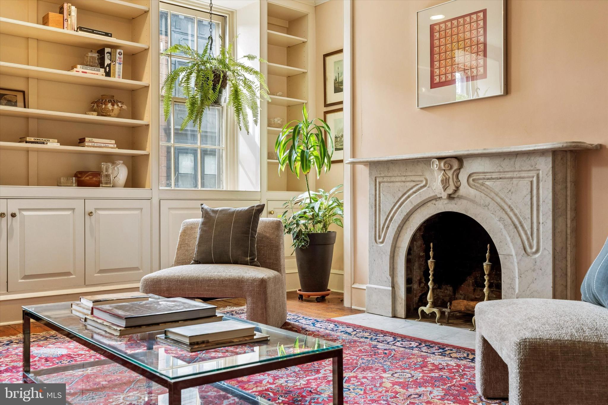 519 Pine Street Philadelphia, PA 19106 - Photo 27 of 42 Living Room