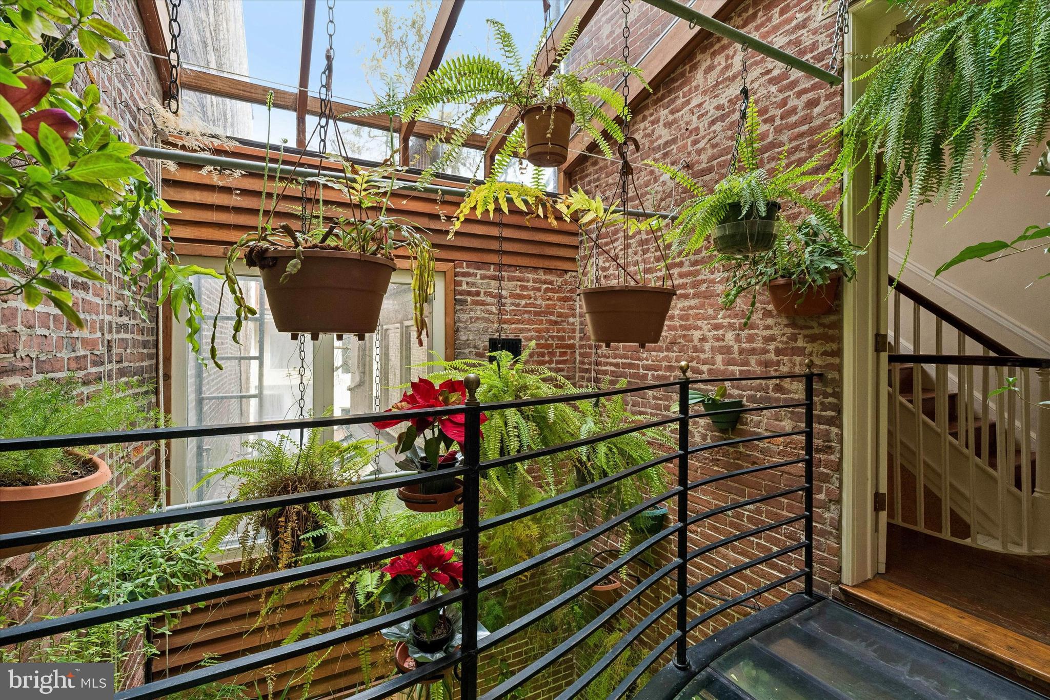 519 Pine Street Philadelphia, PA 19106 - Photo 28 of 42 Atruim