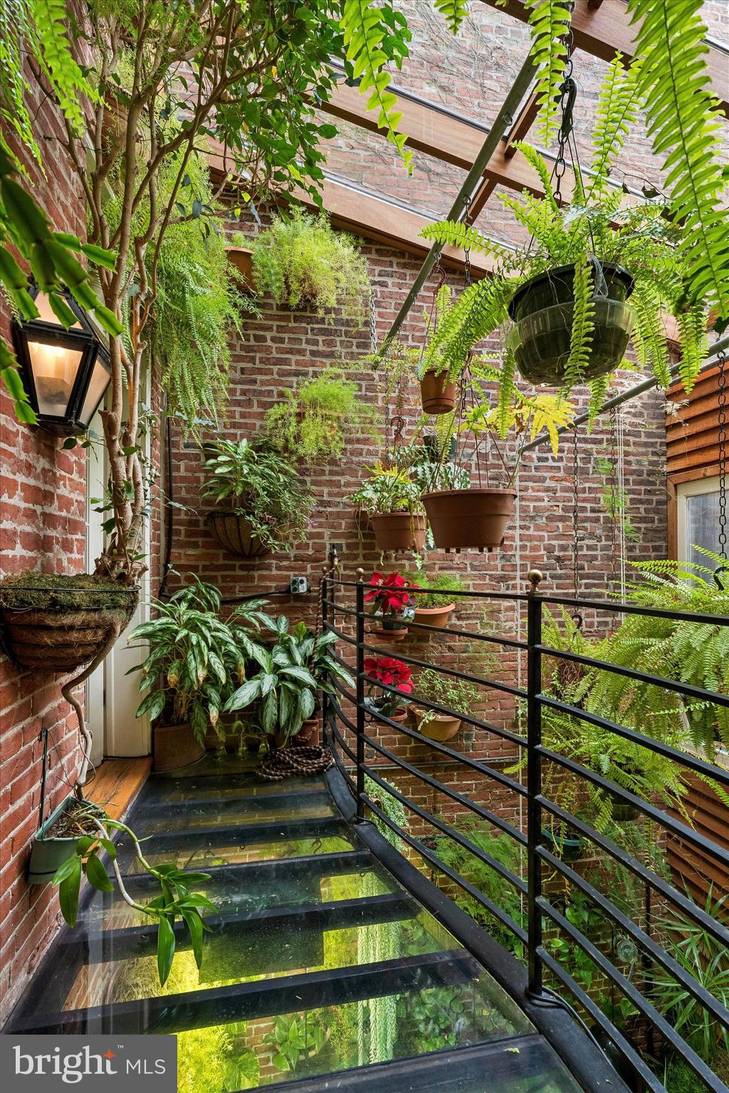 519 Pine Street Philadelphia, PA 19106 - Photo 29 of 42 Atruim