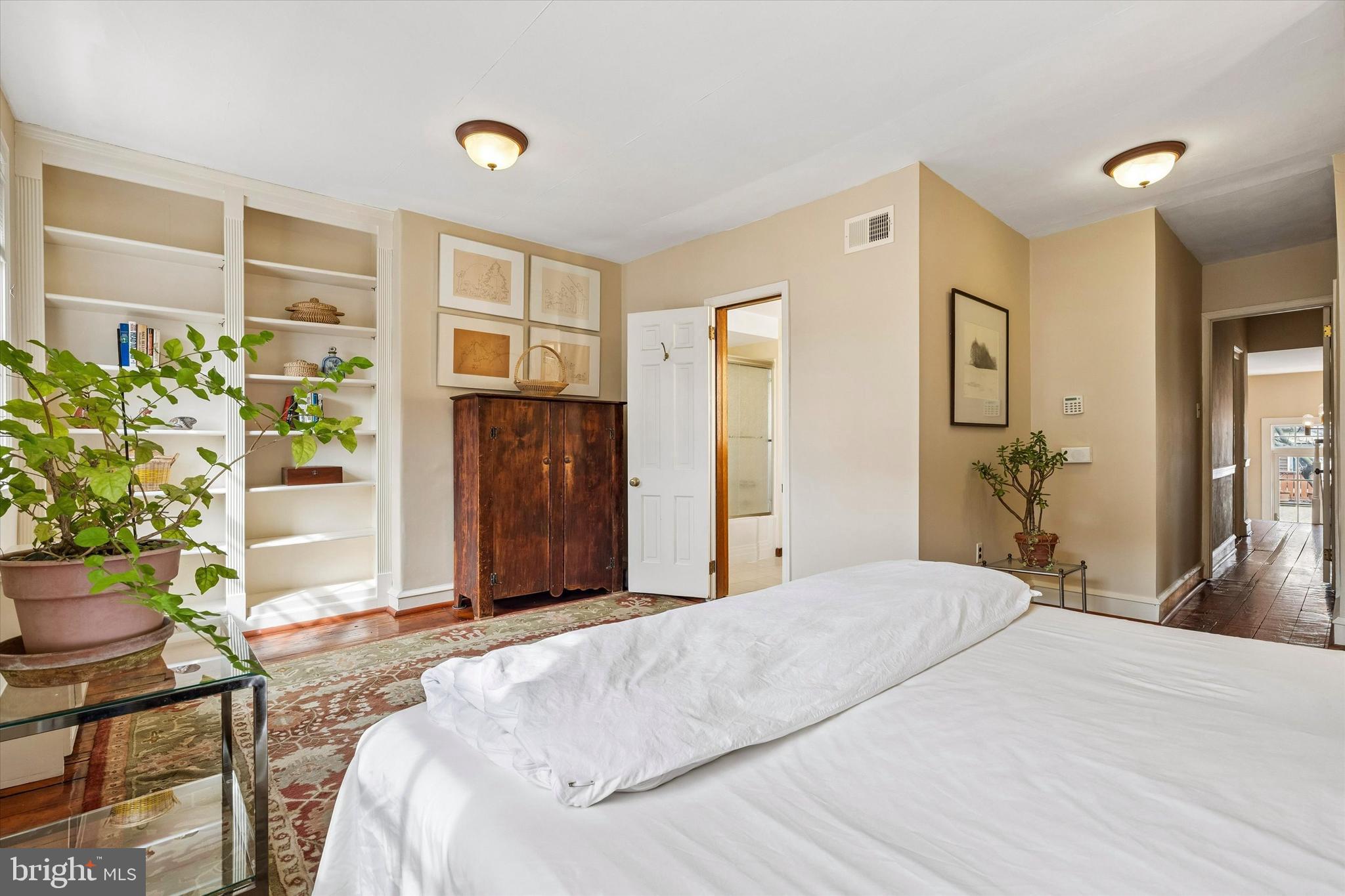 519 Pine Street Philadelphia, PA 19106 - Photo 34 of 42 Bedroom