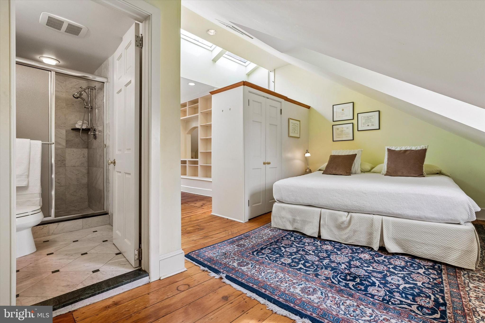 519 Pine Street Philadelphia, PA 19106 - Photo 36 of 42 Bedroom