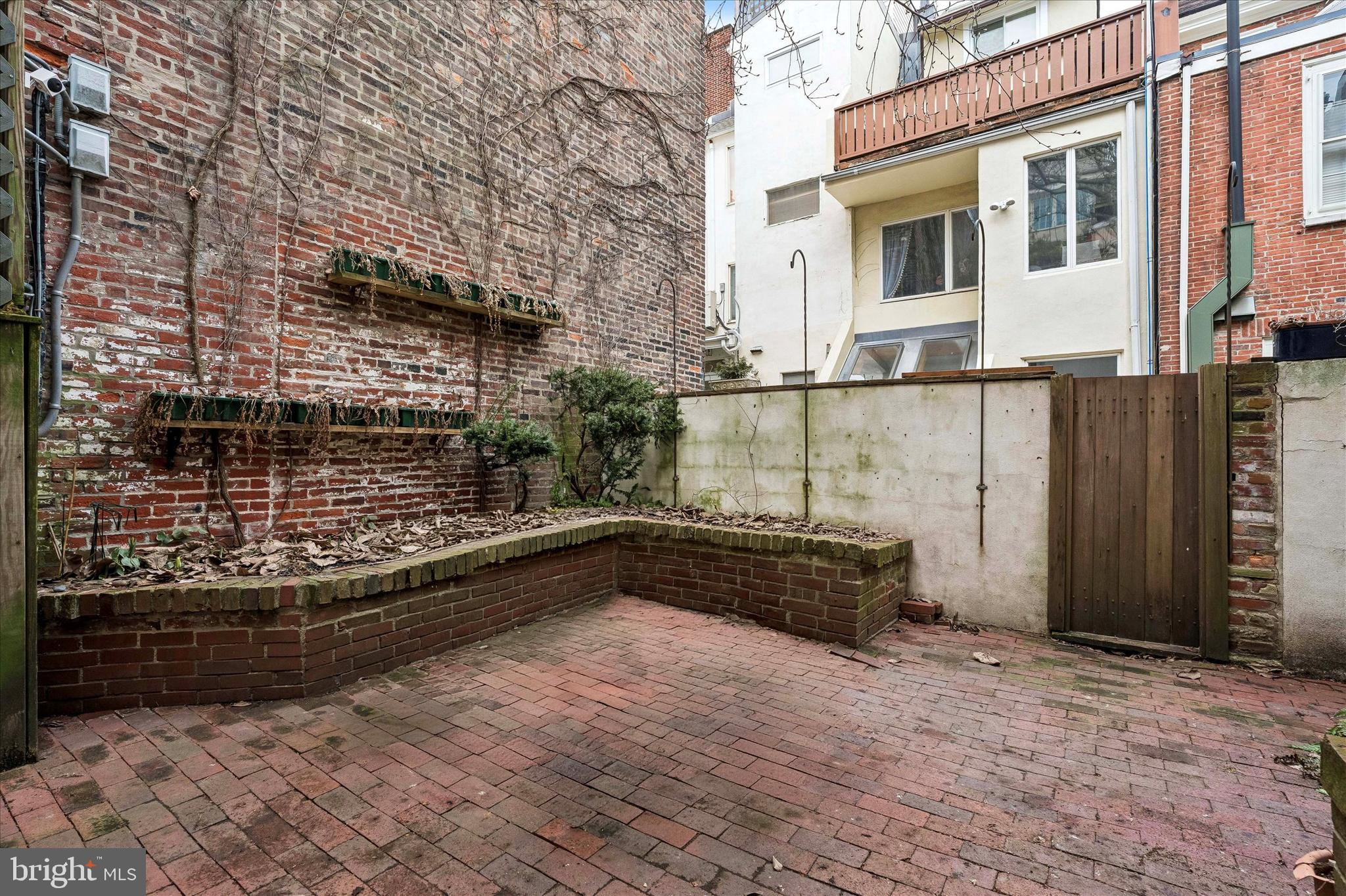 519 Pine Street Philadelphia, PA 19106 - Photo 43 of 43 Rear Patio