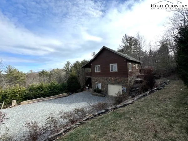 $544,900 | 132 Thistle Knob Road, Fleetwood, NC 28626