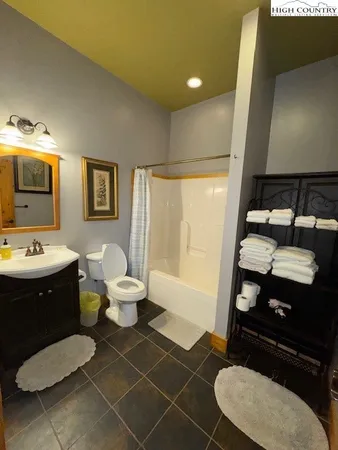 $544,900 | 132 Thistle Knob Road, Fleetwood, NC 28626