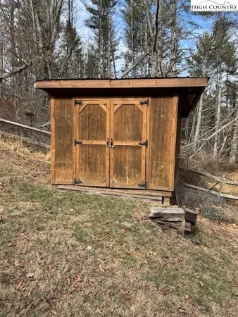 $544,900 | 132 Thistle Knob Road, Fleetwood, NC 28626