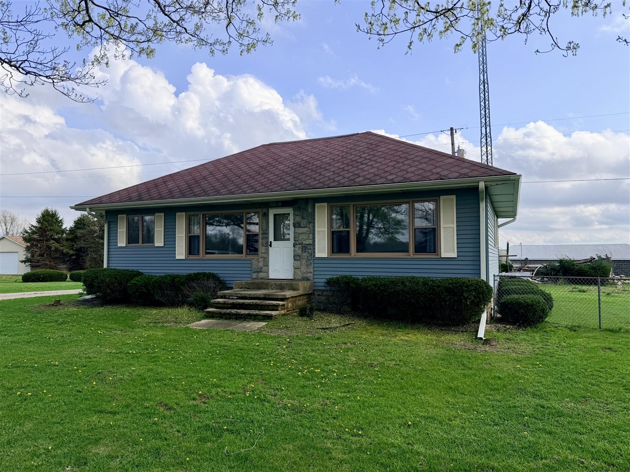 49145 92nd Avenue Decatur, MI 49045 - Photo 1 of 56