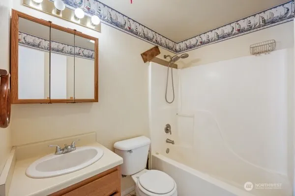 $270,000 | 1001 East Hayden Drive, Moses Lake, WA 98837