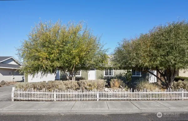 $270,000 | 1001 East Hayden Drive, Moses Lake, WA 98837