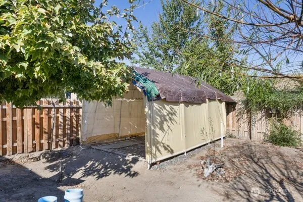 $270,000 | 1001 East Hayden Drive, Moses Lake, WA 98837