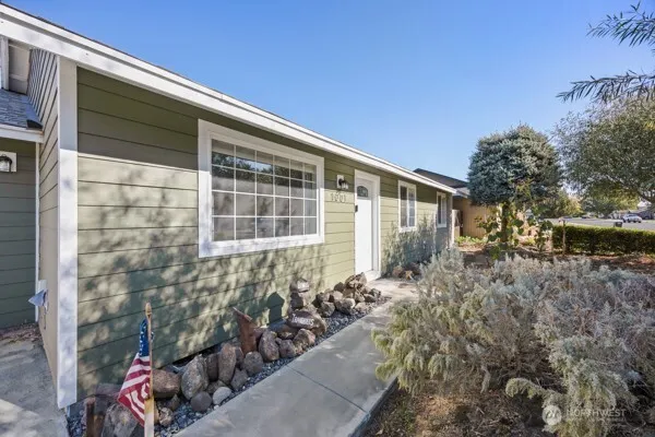 $270,000 | 1001 East Hayden Drive, Moses Lake, WA 98837