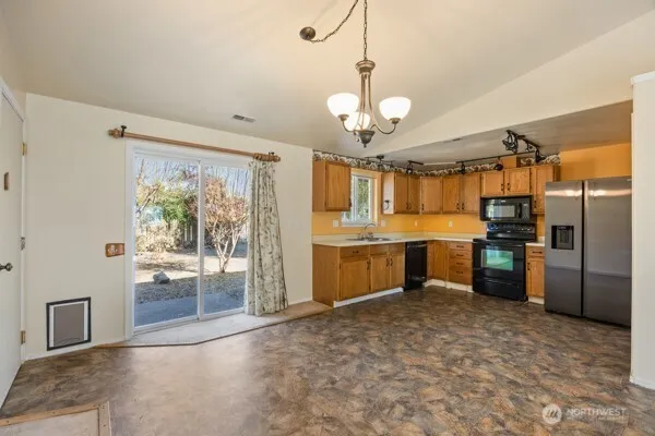 $270,000 | 1001 East Hayden Drive, Moses Lake, WA 98837