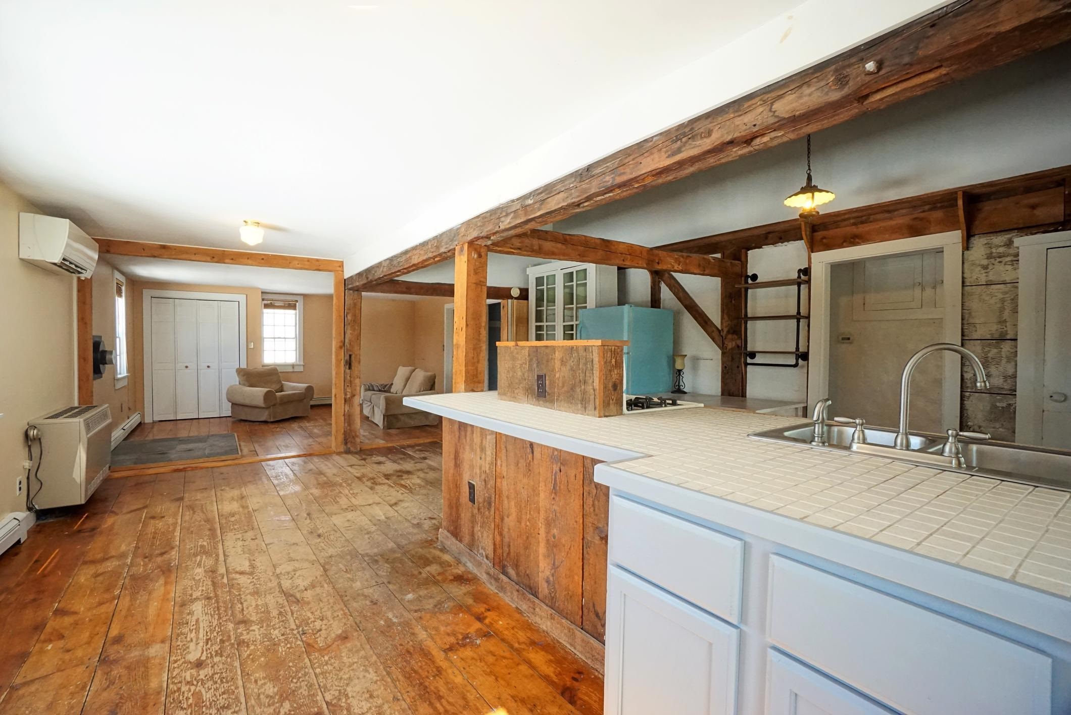 132 S Road Deerfield, NH 03037 - Photo 12 of 40