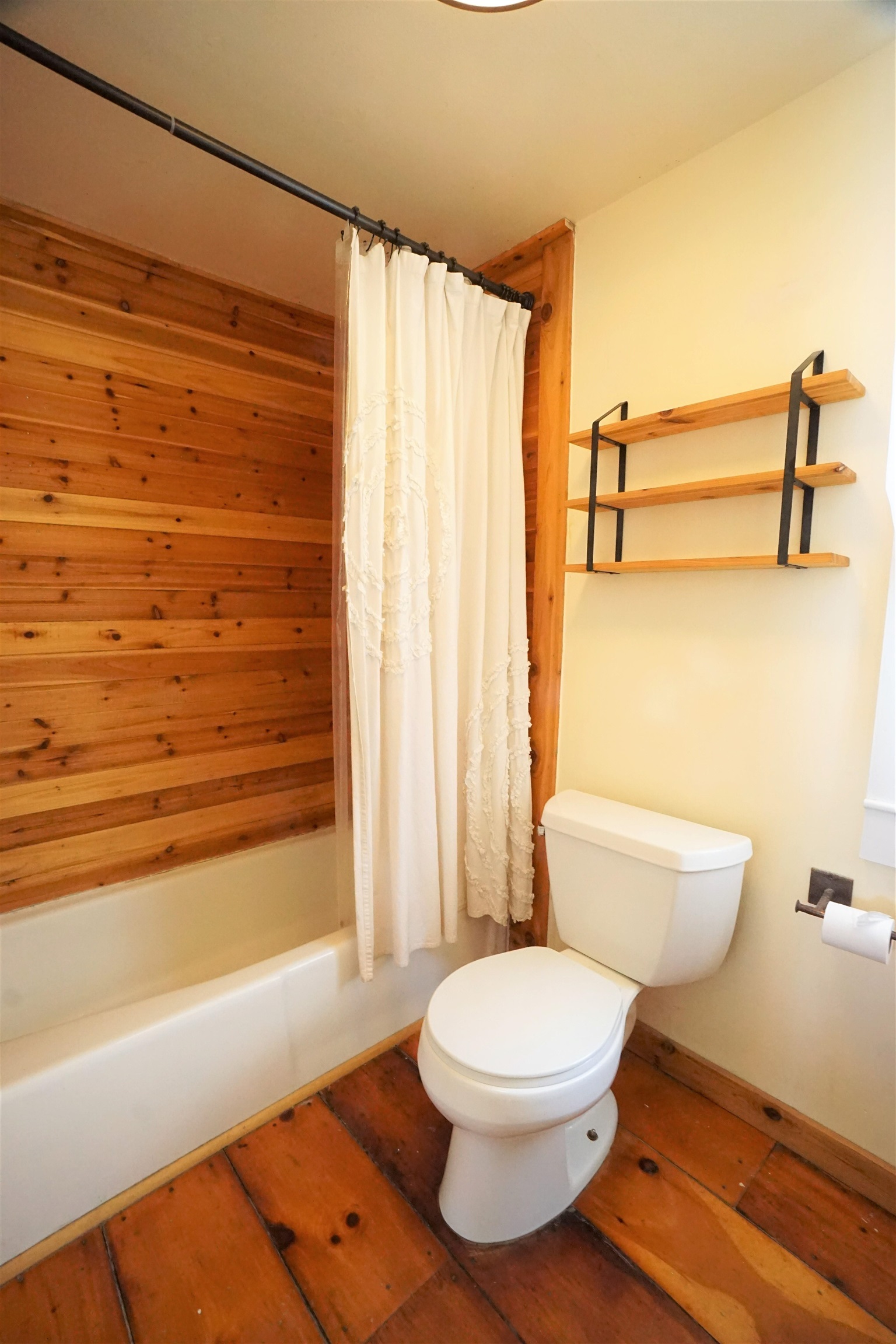 132 S Road Deerfield, NH 03037 - Photo 19 of 40