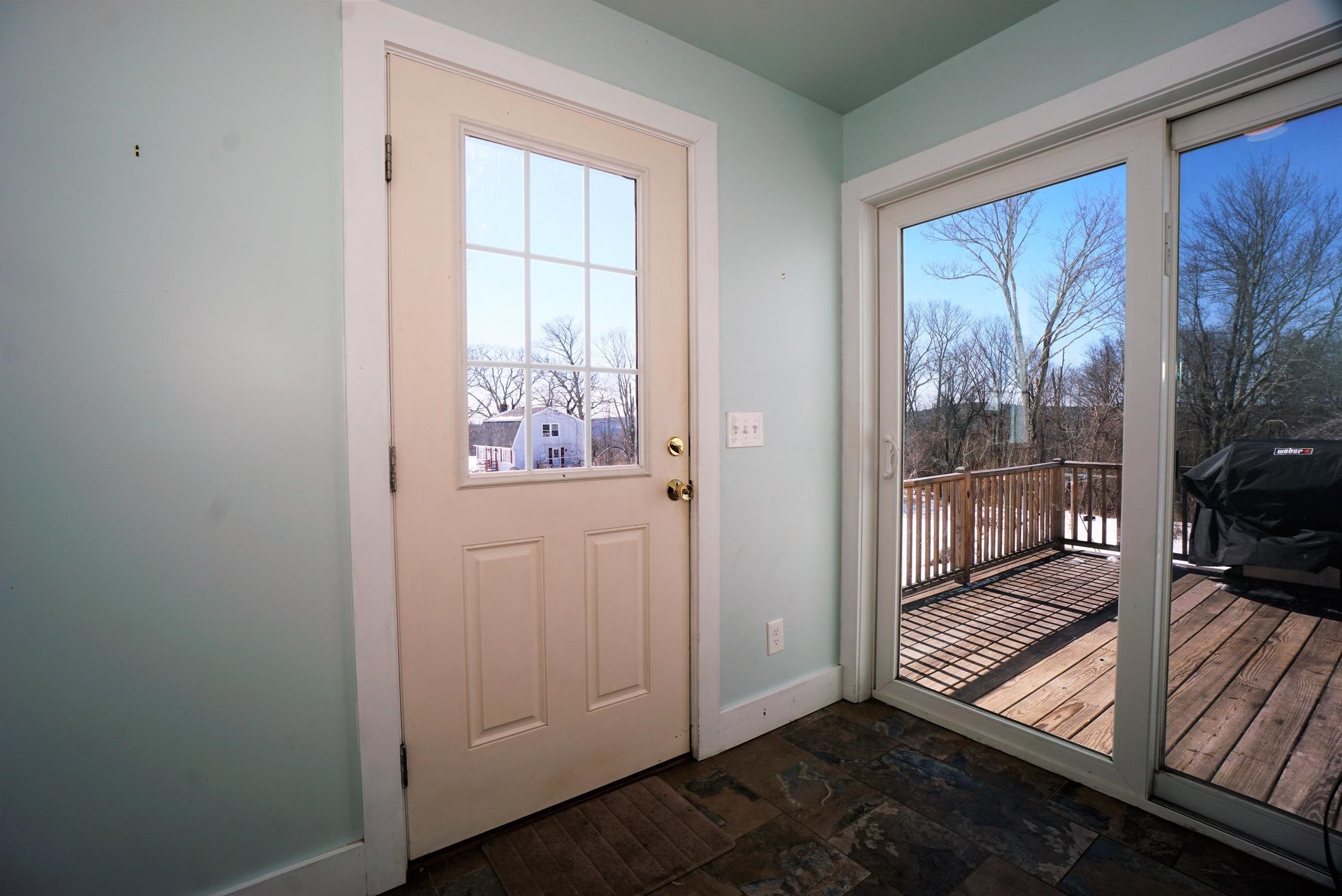 132 S Road Deerfield, NH 03037 - Photo 2 of 40