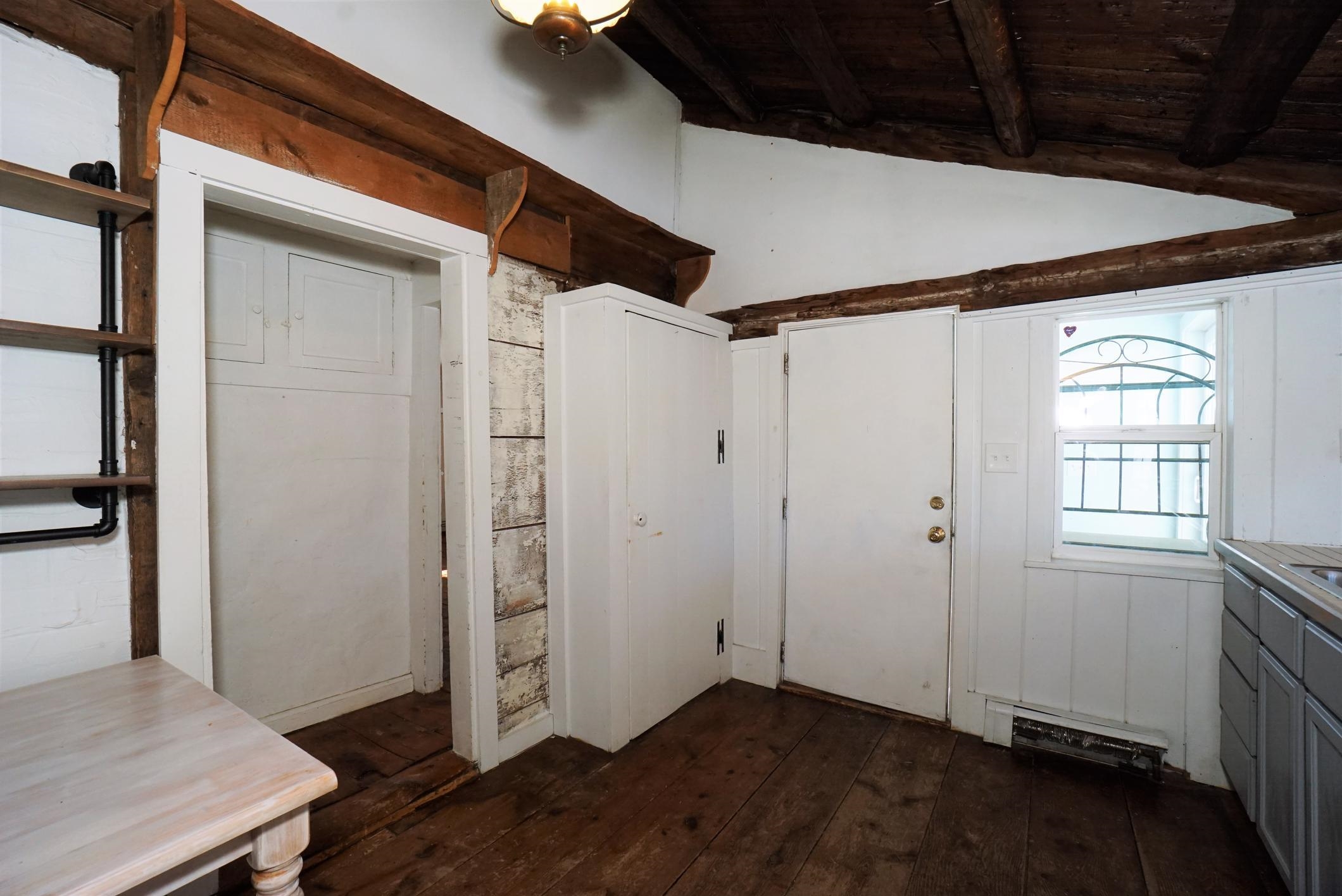 132 S Road Deerfield, NH 03037 - Photo 4 of 40