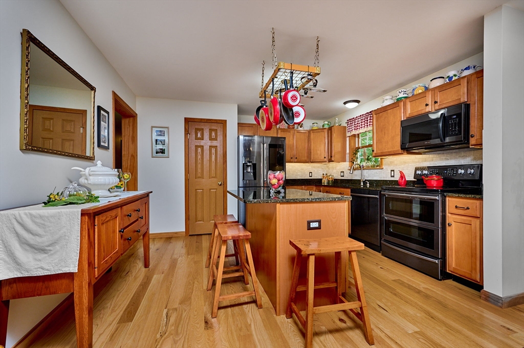 43 Ridge Road Erving, MA 01344 - Photo 10 of 41