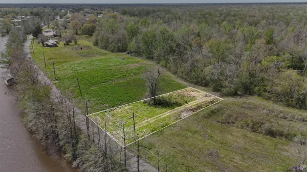 $88,500 | 640 Bayou Drive, Pierre Part, LA 70339