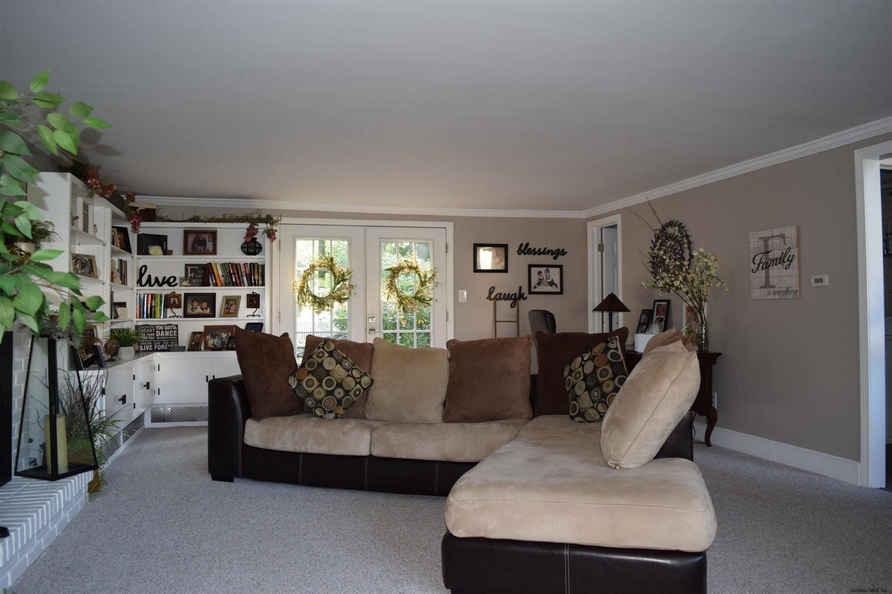 3174 Lone Pine Road Schenectady, NY 12303 - Photo 12 of 48 Photo 12