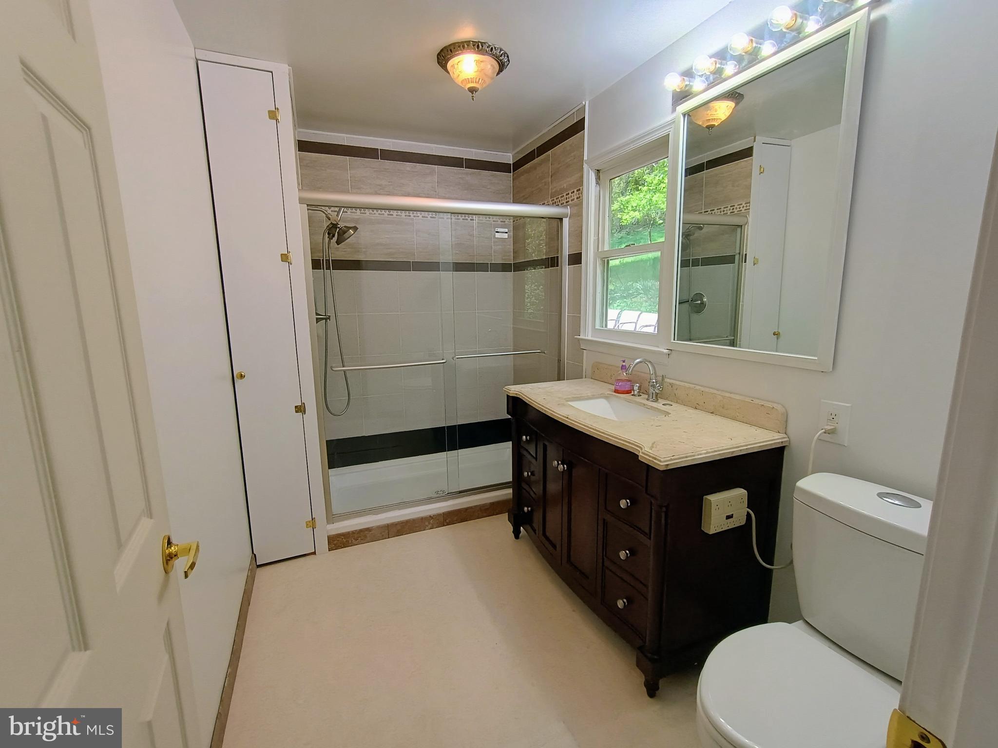 147 Blue Ridge Avenue Chester Gap, VA 22623 - Photo 20 of 46