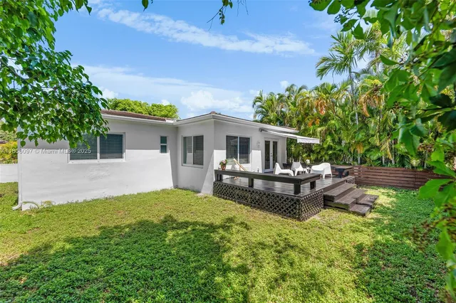 $1,695,000 | 9057 Emerson Avenue, Surfside, FL 33154