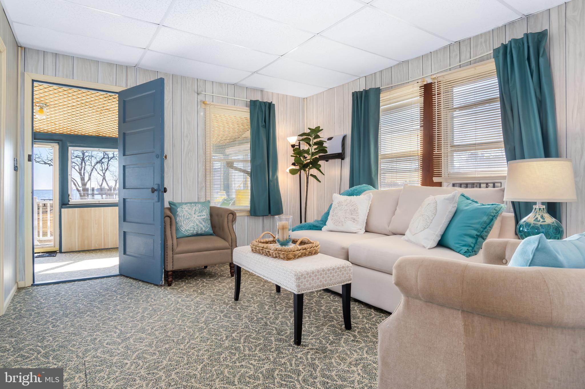 221 Riverview Road Stevensville, MD 21666 - Photo 15 of 39 Living rm.