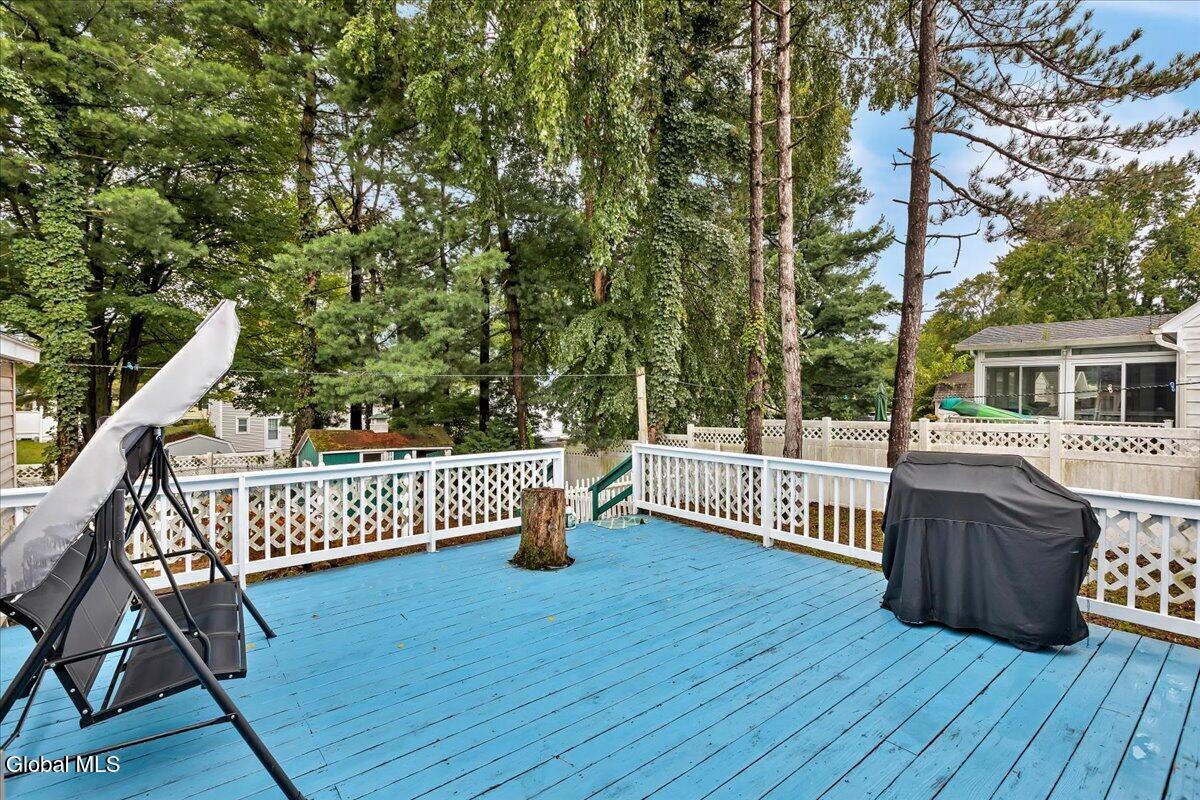 126 Osborne Road Colonie, NY 12205 - Photo 35 of 42 35-126 Osborne Rd-35