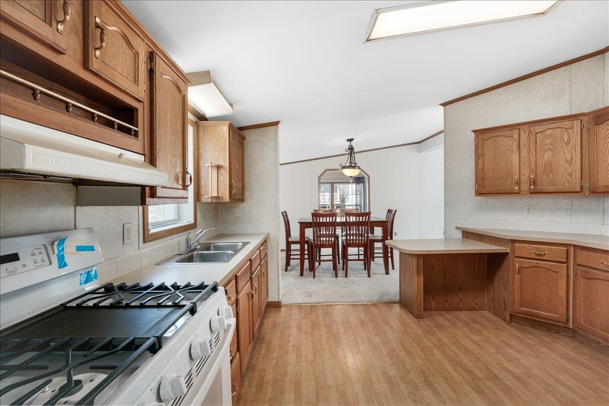 801 Nottingham Drive Exeter, NH 03833 - Photo 11 of 29