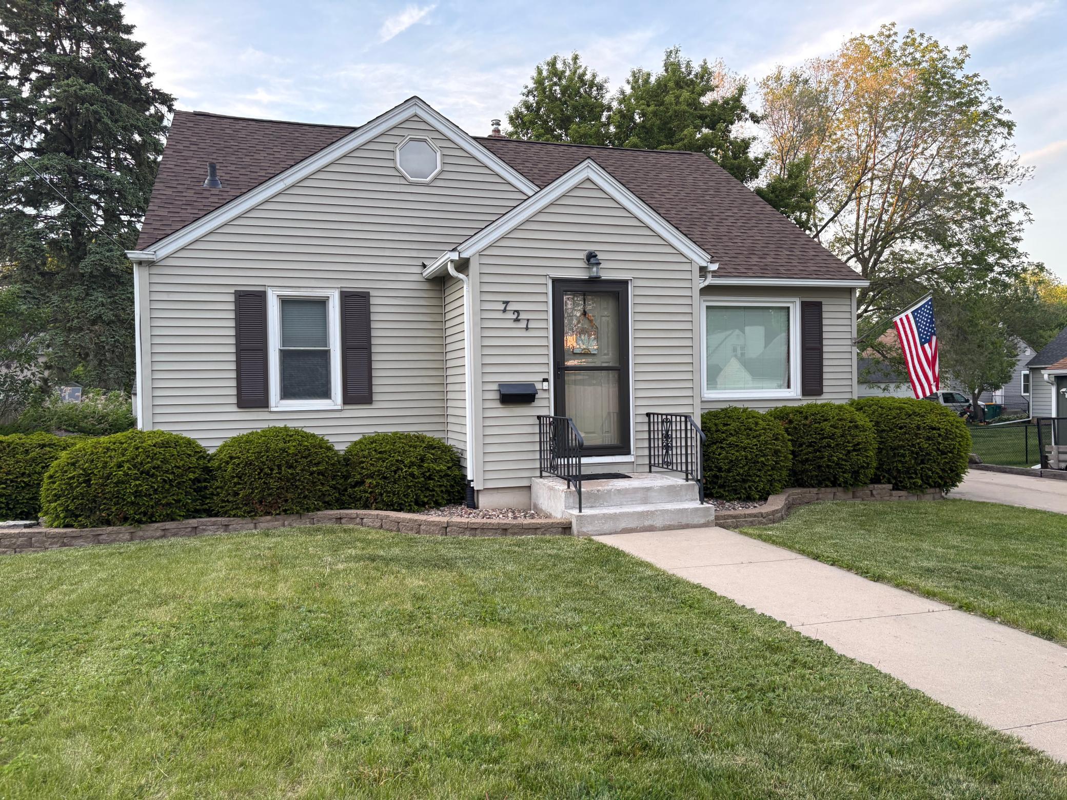 721 11th Street Northwest Rochester, MN 55901 - Photo 2 of 23