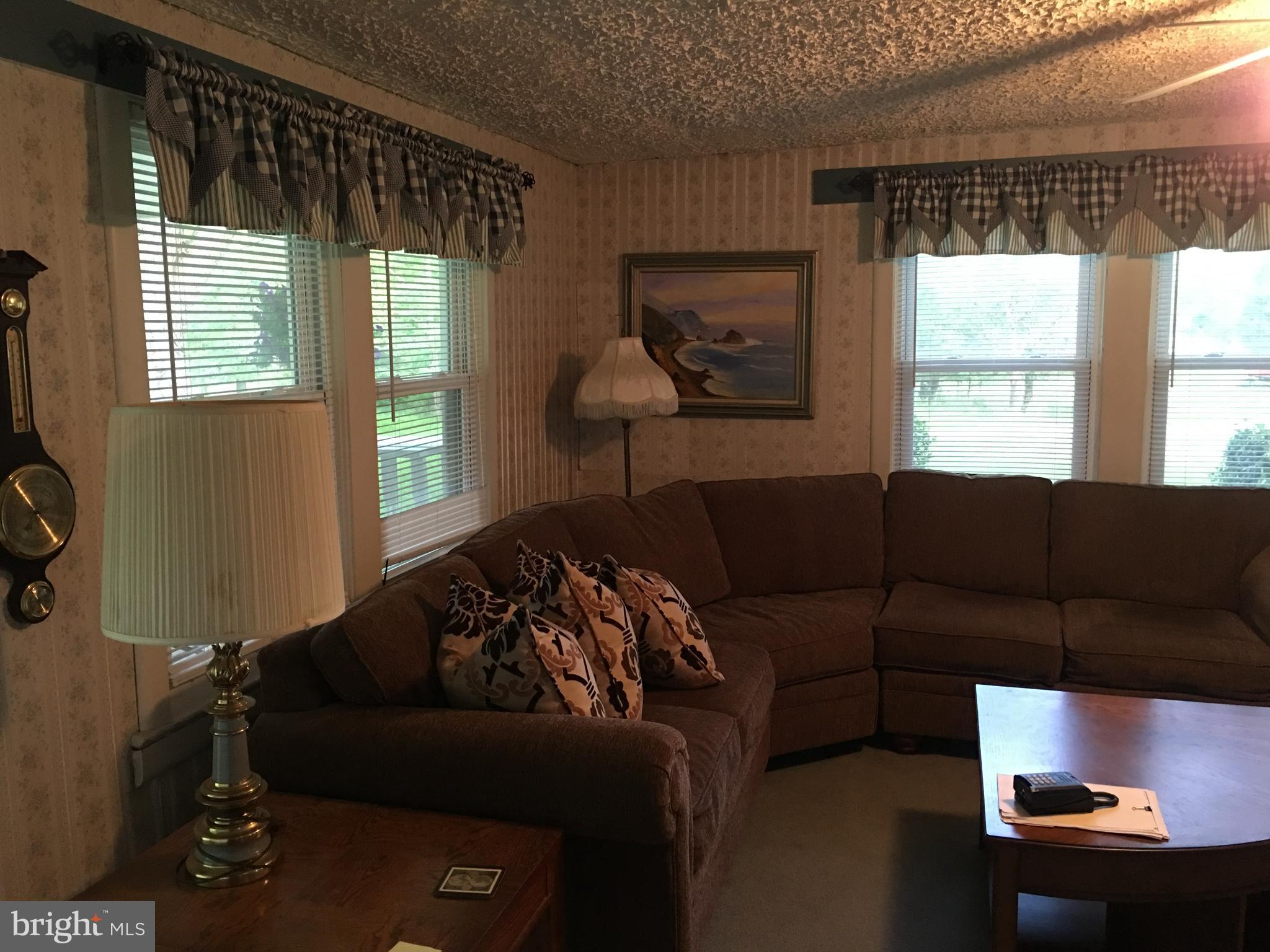 2801 Accokeek Road West Accokeek, MD 20607 - Photo 2 of 28 Living Room