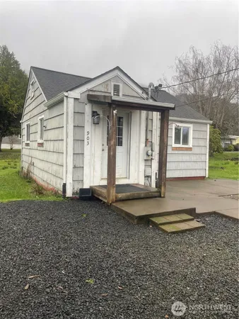 $215,000 | 903 Howard Street, Raymond, WA 98577
