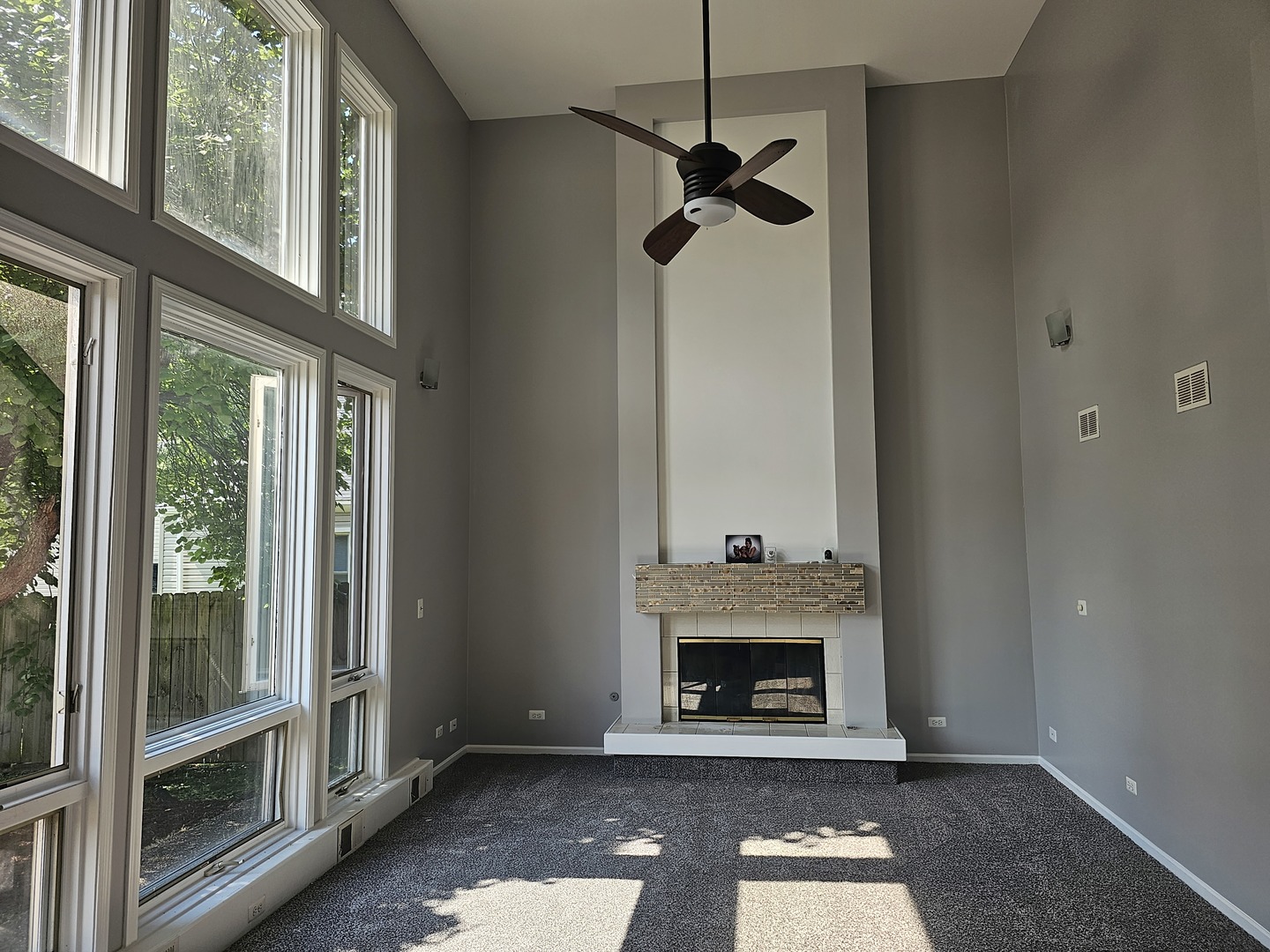 1821 Terrace Road Homewood, IL 60430 - Photo 2 of 9 a view of an entryway with a fireplace