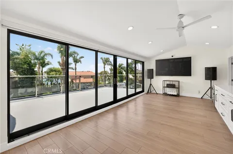 $4,315,000 | 16572 Carousel Lane, Huntington Beach, CA 92649