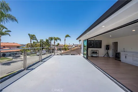 $4,315,000 | 16572 Carousel Lane, Huntington Beach, CA 92649