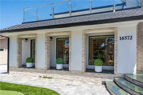 $4,315,000 | 16572 Carousel Lane, Huntington Beach, CA 92649