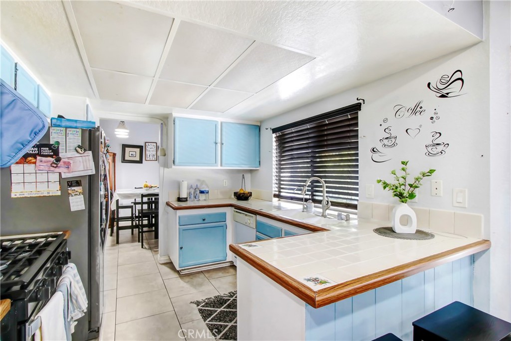 142 South Lamarr Street Rialto, CA 92376 - Photo 4 of 19