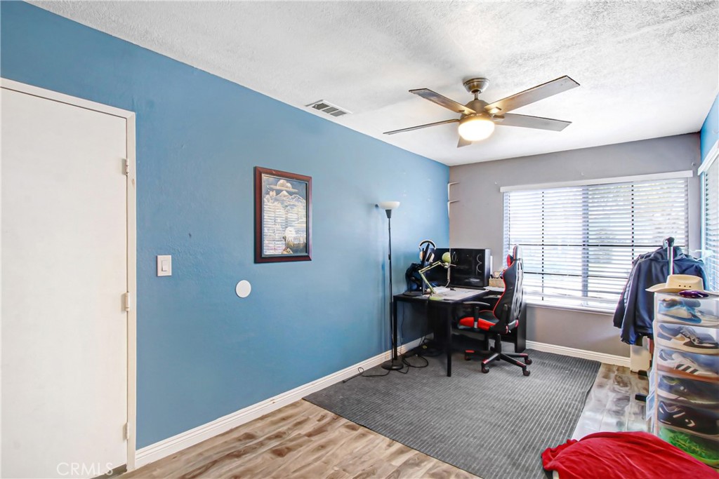 142 South Lamarr Street Rialto, CA 92376 - Photo 9 of 19 1st downstairs bedroom