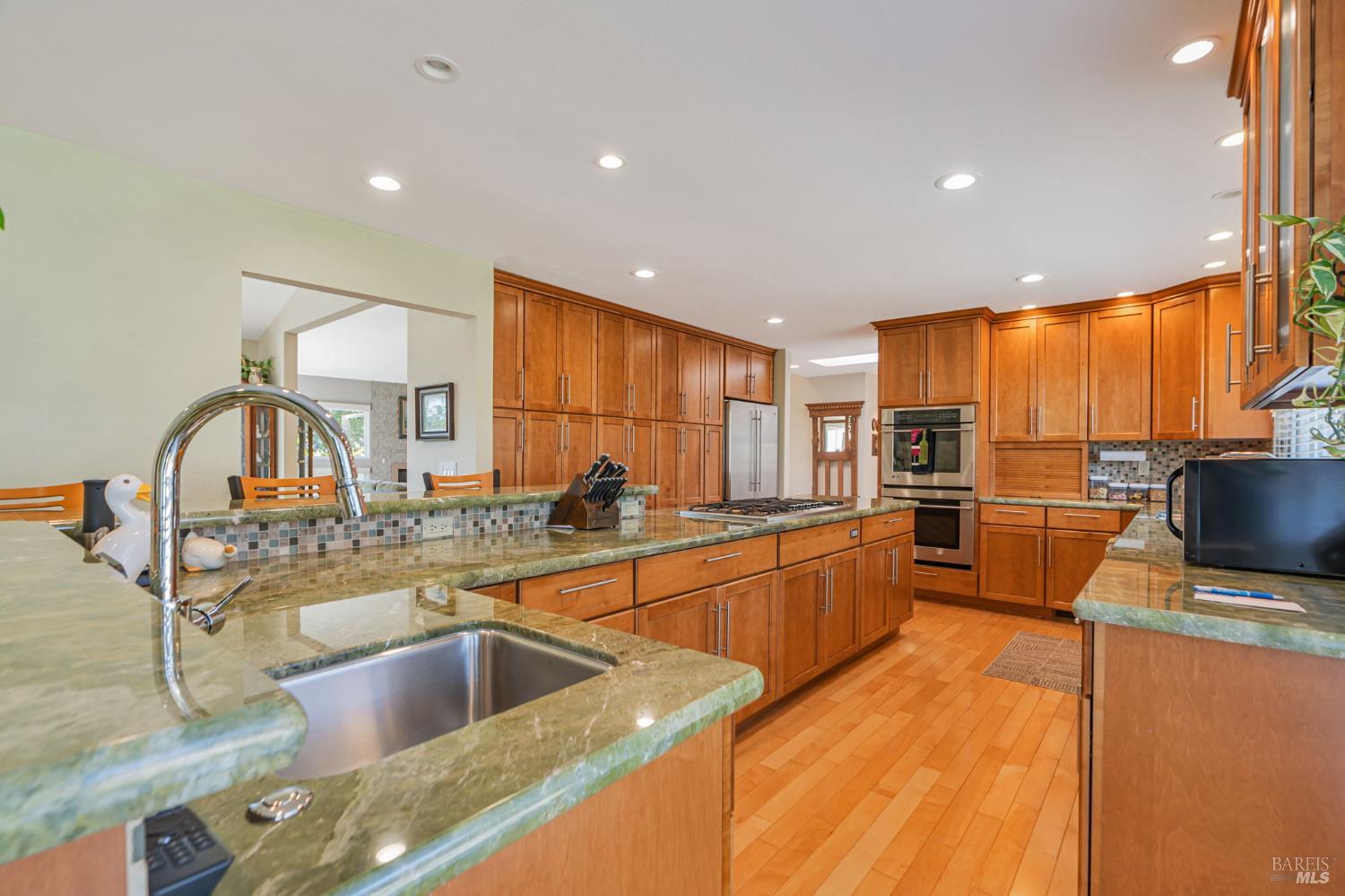 9489 Vinecrest Road Windsor, CA 95492 - Photo 13 of 59