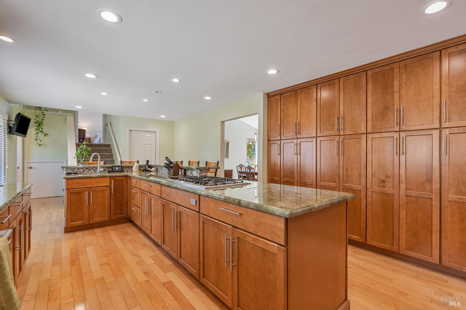 9489 Vinecrest Road Windsor, CA 95492 - Photo 15 of 59
