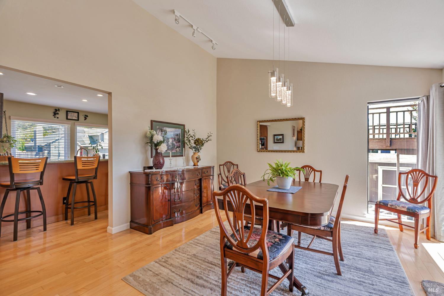 9489 Vinecrest Road Windsor, CA 95492 - Photo 16 of 59