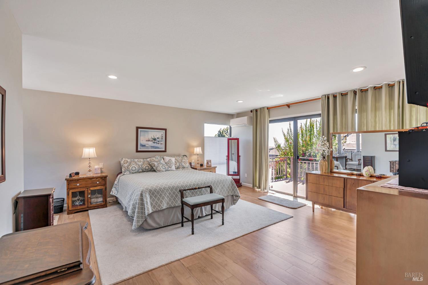 9489 Vinecrest Road Windsor, CA 95492 - Photo 21 of 59