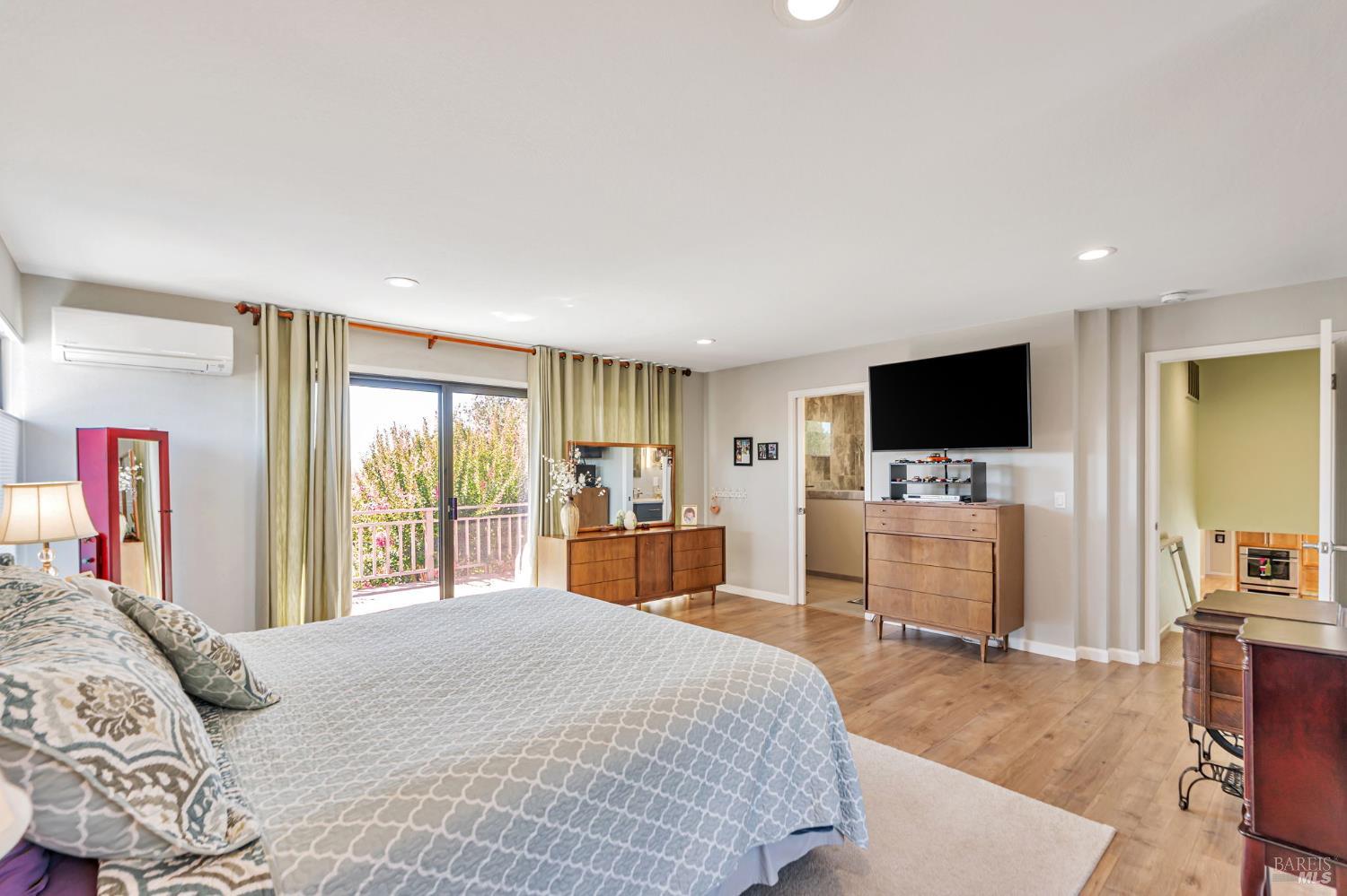 9489 Vinecrest Road Windsor, CA 95492 - Photo 23 of 59