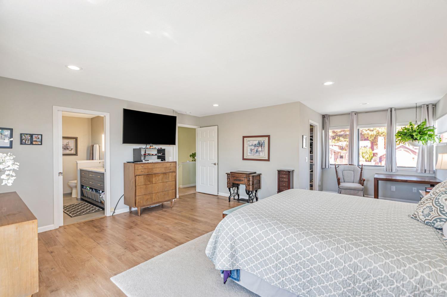 9489 Vinecrest Road Windsor, CA 95492 - Photo 25 of 59