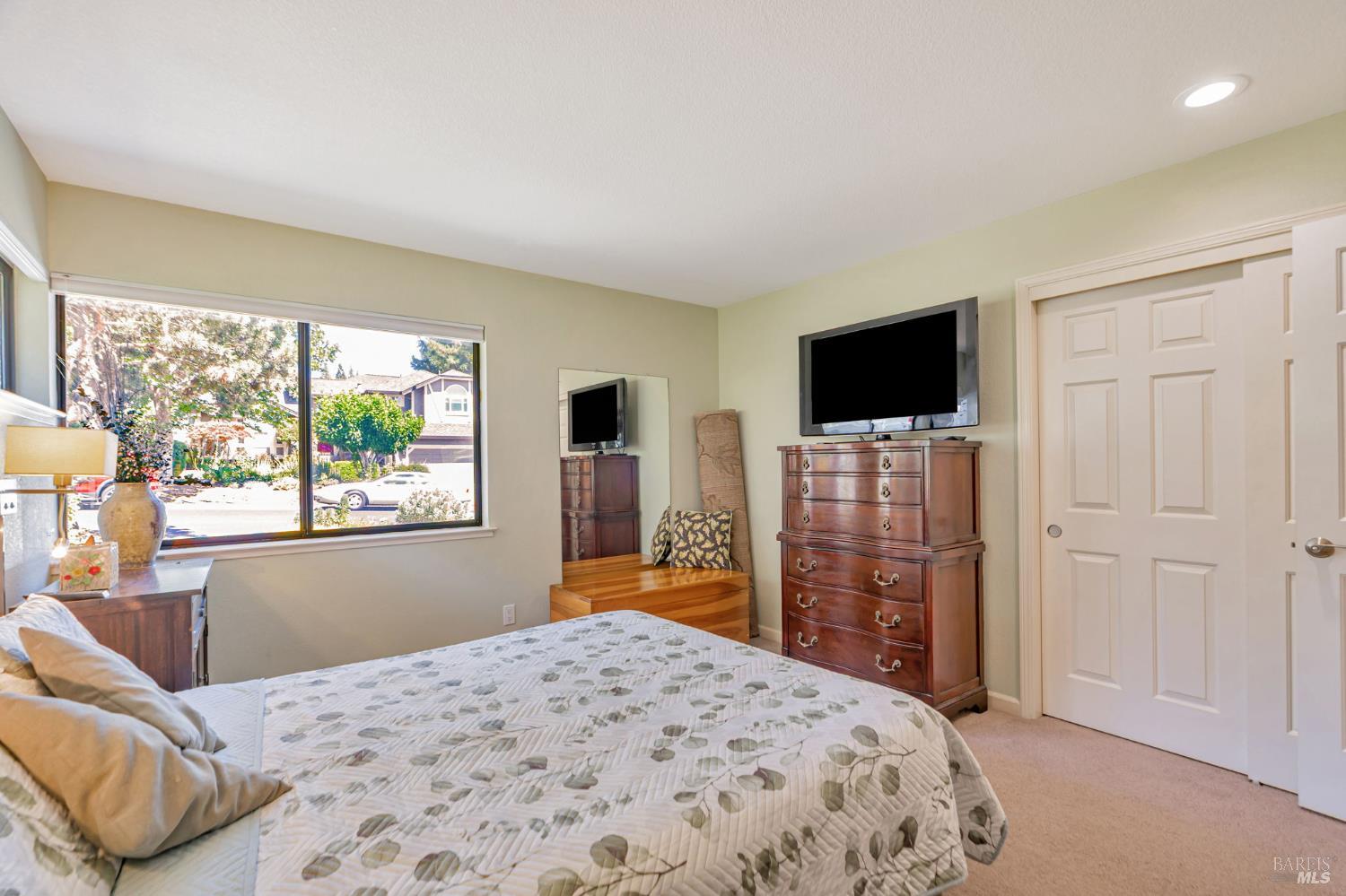 9489 Vinecrest Road Windsor, CA 95492 - Photo 29 of 59