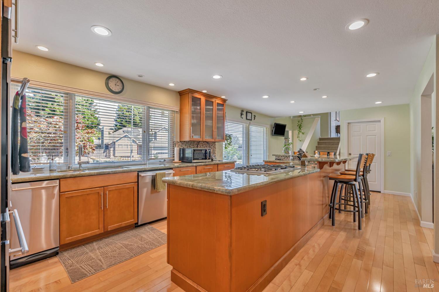 9489 Vinecrest Road Windsor, CA 95492 - Photo 3 of 59