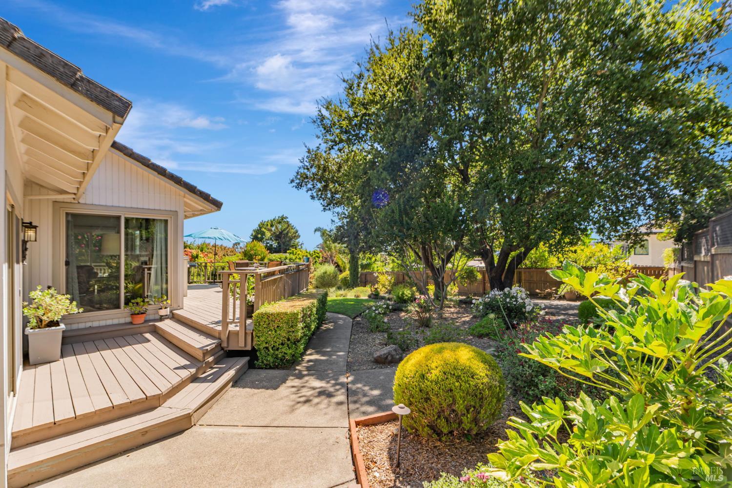9489 Vinecrest Road Windsor, CA 95492 - Photo 40 of 59