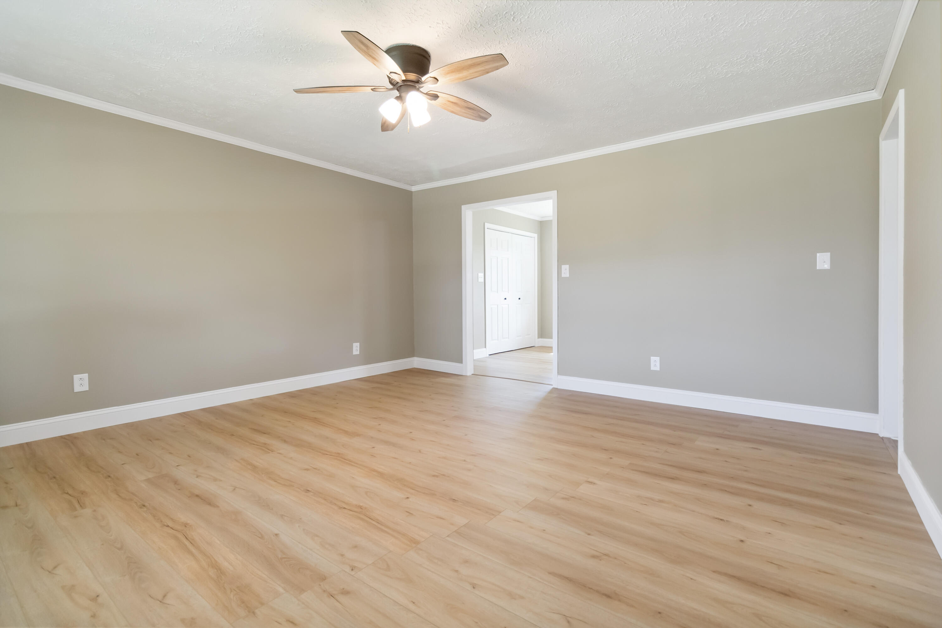 4492 Chestnut Grove Road Brodhead, KY 40409 - Photo 3 of 31 004