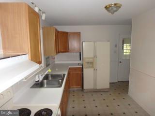 2403 Gillis Road Mount Airy, MD 21771 - Photo 10 of 12 Kitchen