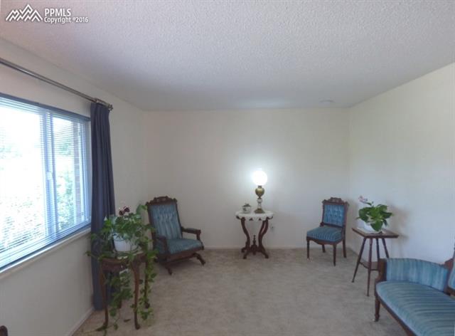 4628 Ridgeglen Road Colorado Springs, CO 80918 - Photo 3 of 8